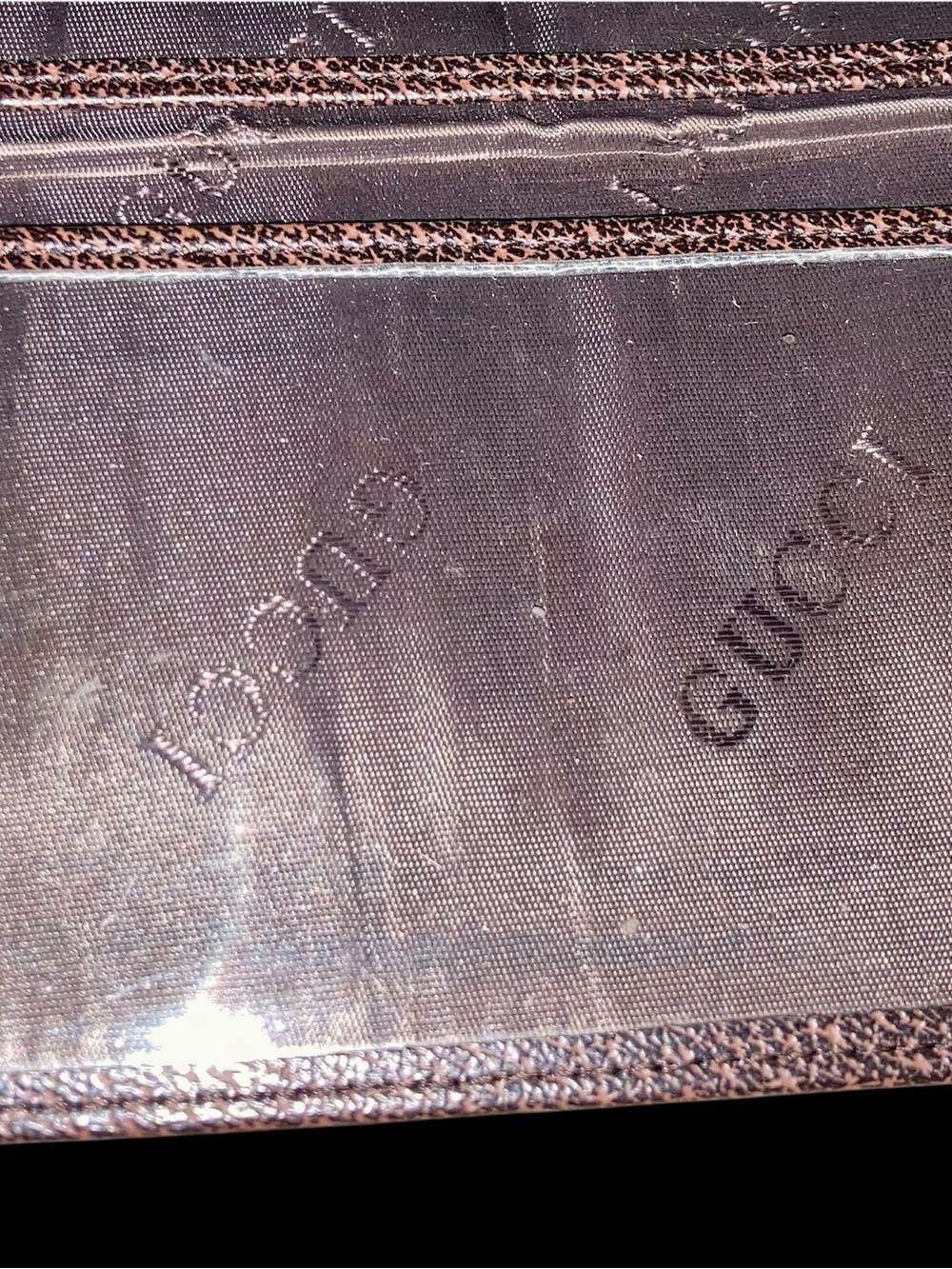 Gucci Leather Checkbook Cover. Made in Italy - Picture 5 of 10